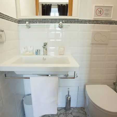 Guest house Innsiderome 4*