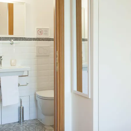 Guest house Innsiderome 4*