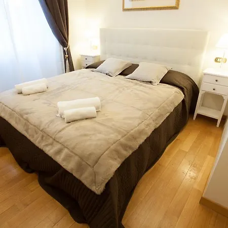 بيت ضيافة Innsiderome