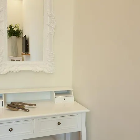 بيت ضيافة Innsiderome 4*