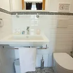 بيت ضيافة Innsiderome 4*
